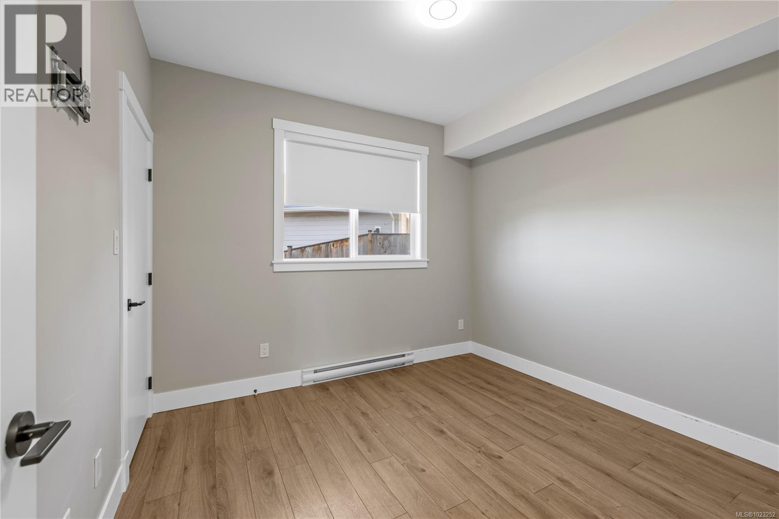 1348 LANGARA DR - 30