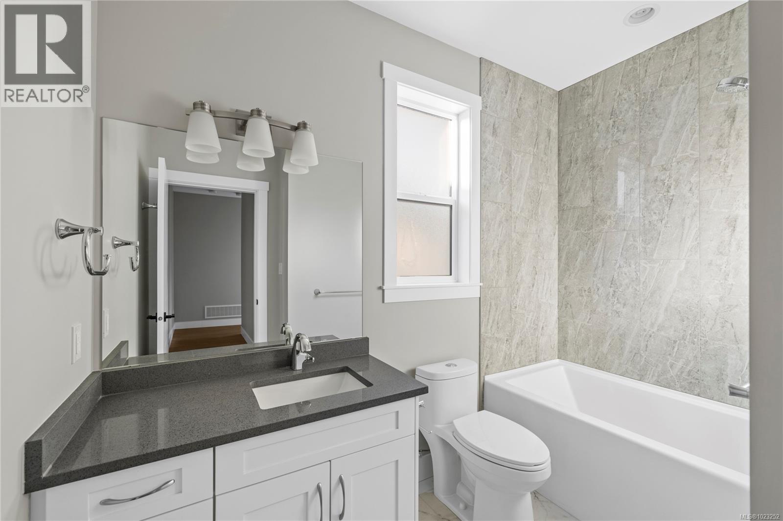 1348 LANGARA DR - 35