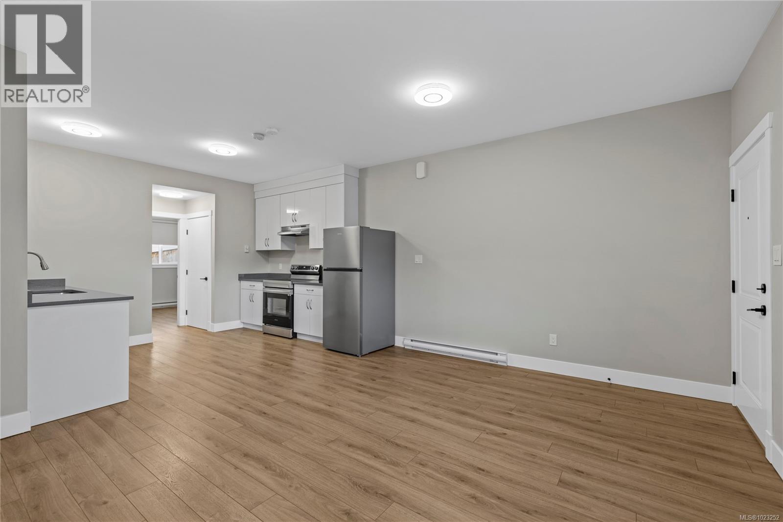 1348 LANGARA DR - 39
