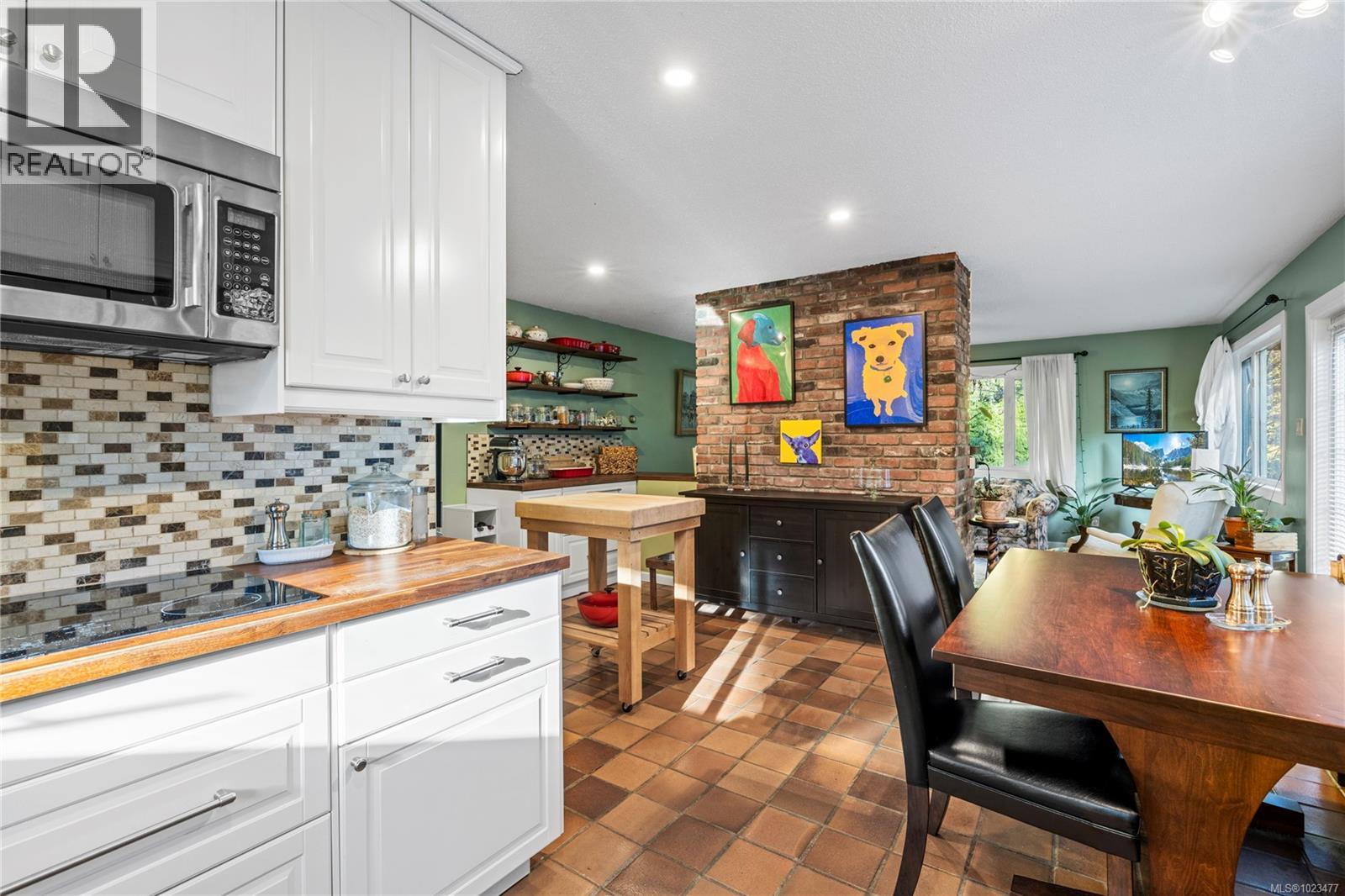 2763 Parker Rd, Nanoose Bay