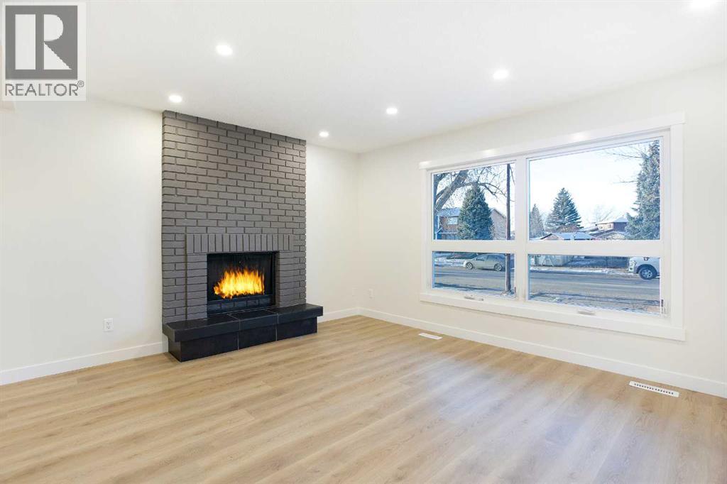 Single Family House for Sale in  Deer Run Drive SE Deer Run Calgary 