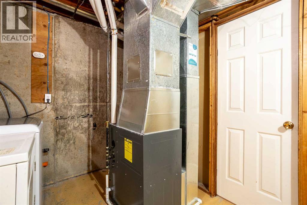 Single Family House for Sale in  Deer Run Drive SE Deer Run Calgary 