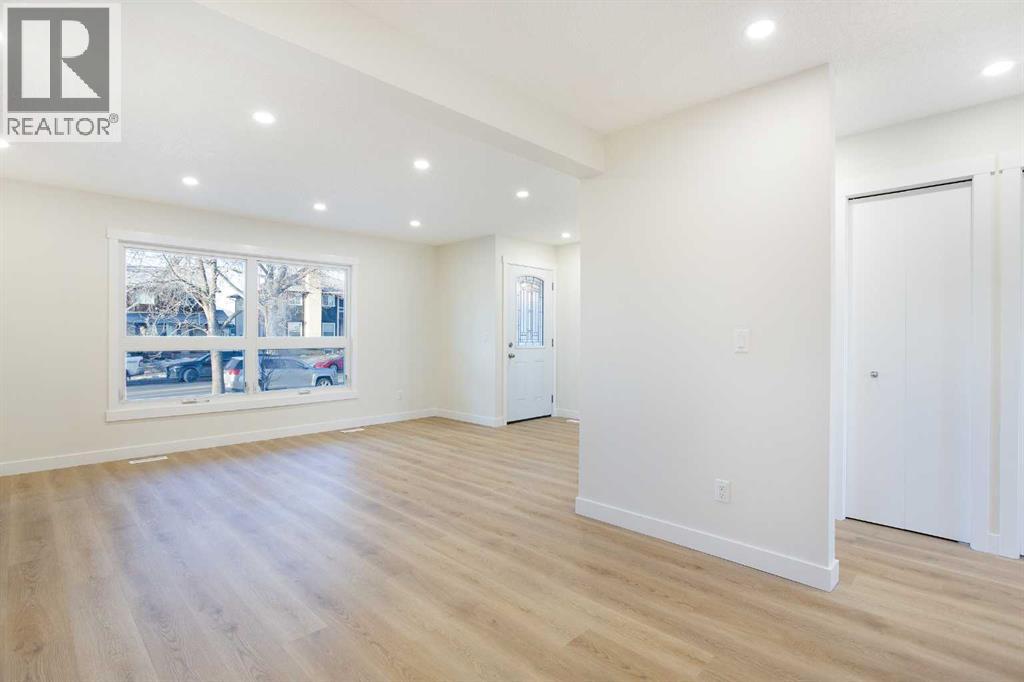 Single Family House for Sale in  Deer Run Drive SE Deer Run Calgary 