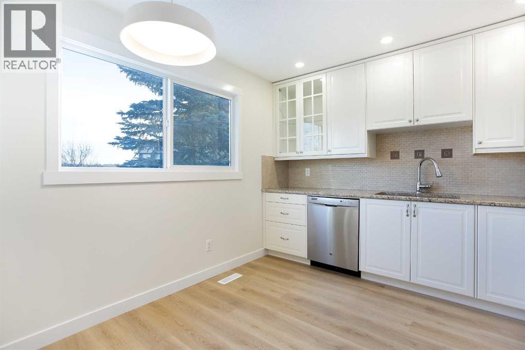 Single Family House for Sale in  Deer Run Drive SE Deer Run Calgary 