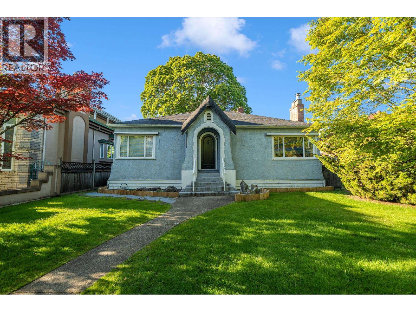 275 W KING EDWARD AVENUE