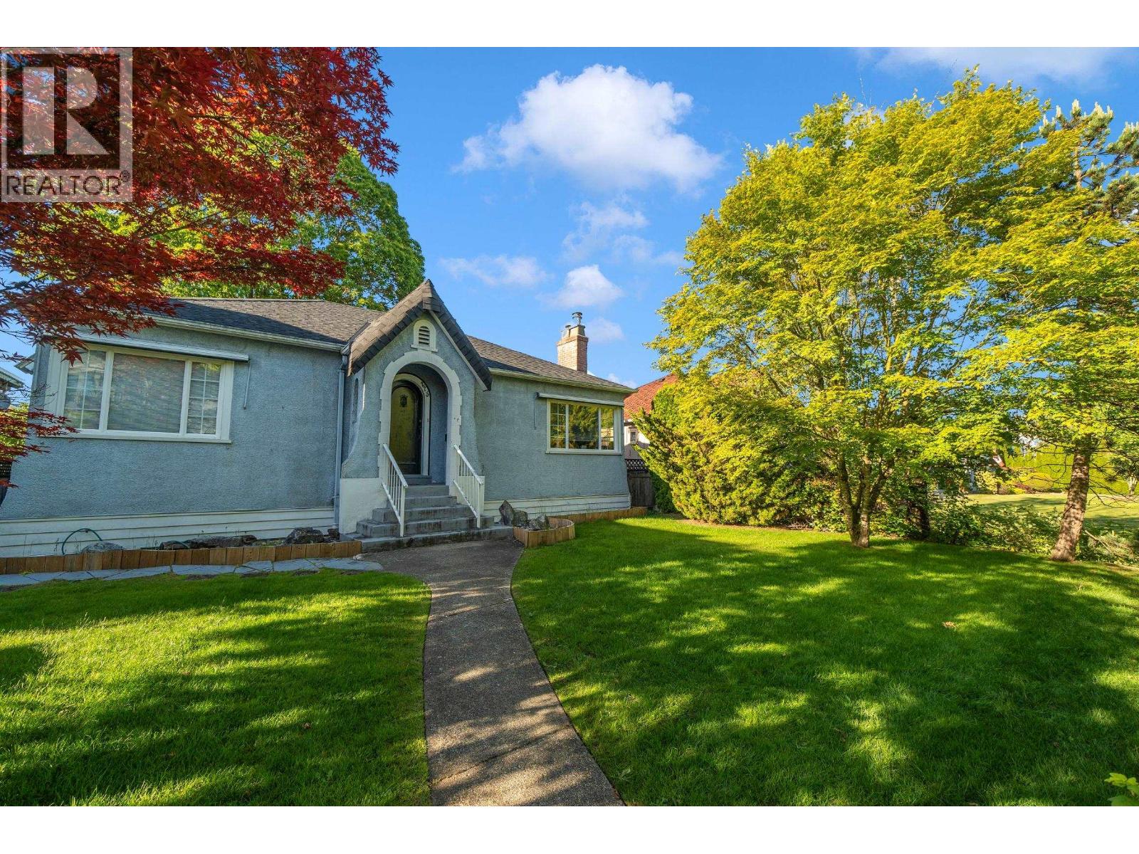 275 KING EDWARD Avenue - photo 2