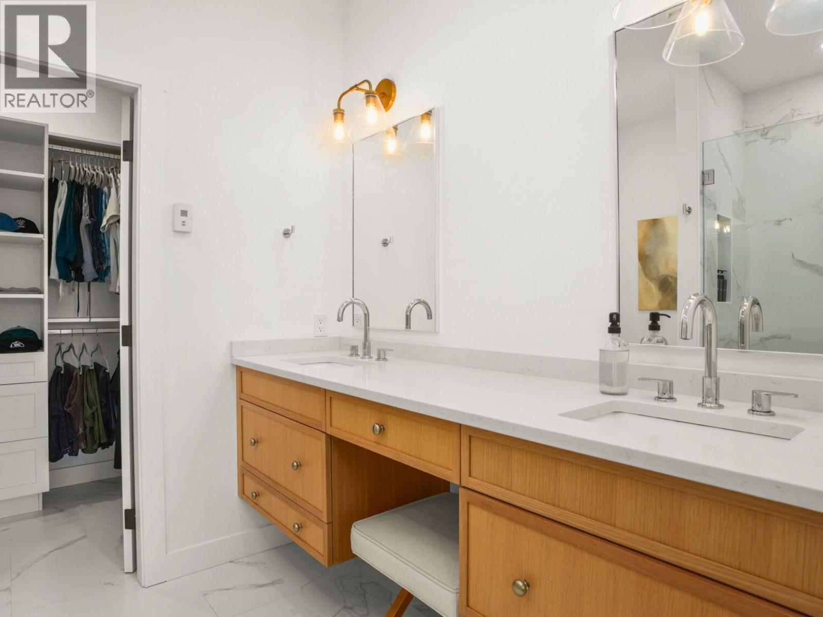 510 JORDAN WAY, Gibsons