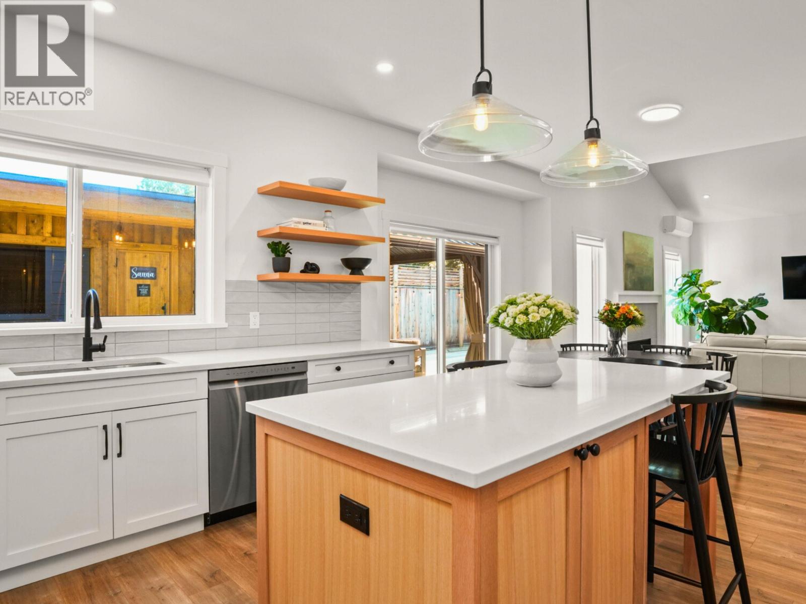 510 JORDAN WAY, Gibsons