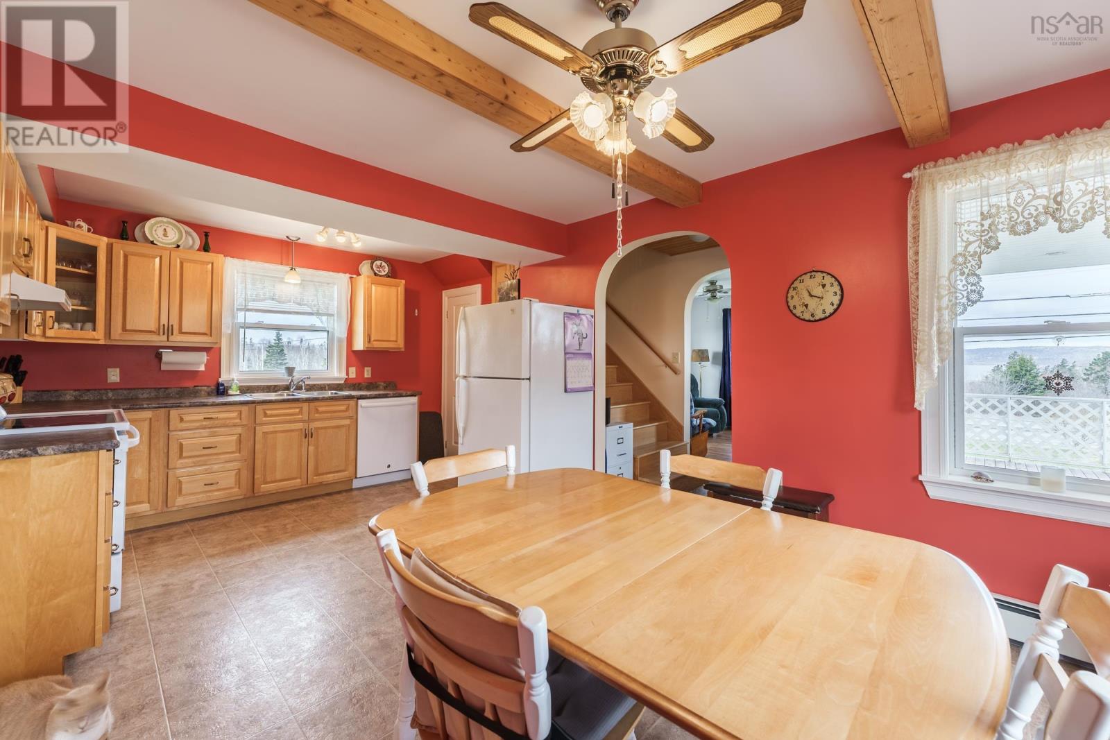 Property 11 of 28 of 9030 Highway 101