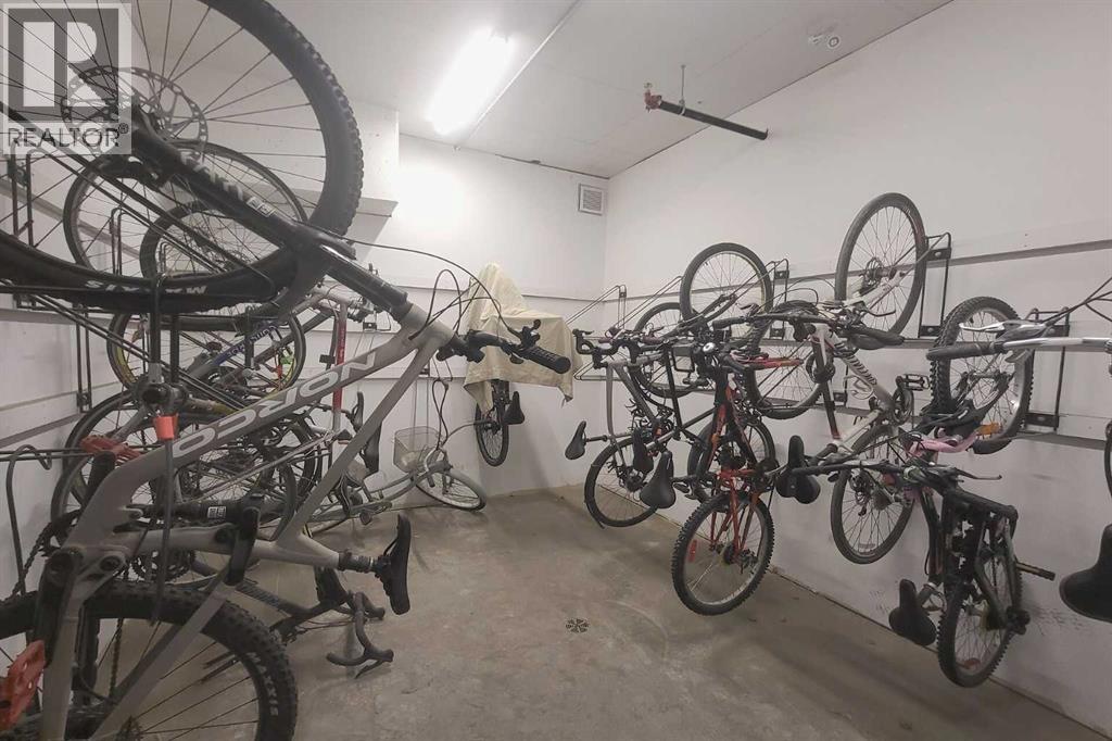 Single Family House for Sale in   University Avenue NW University District Calgary 