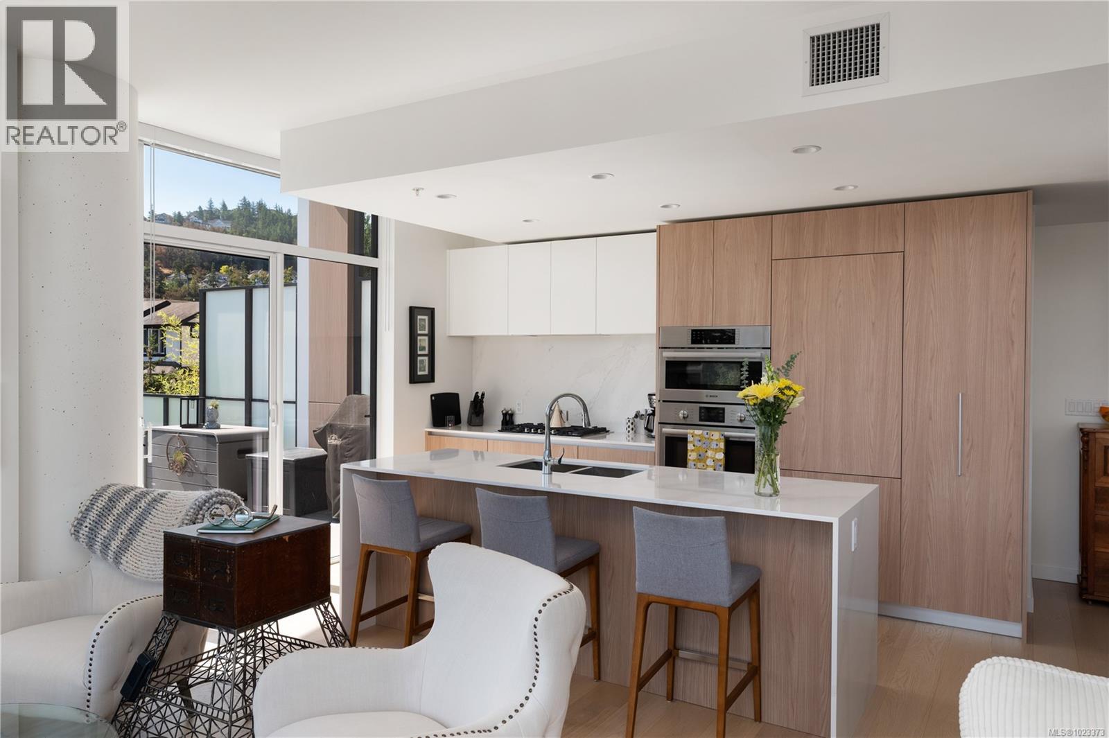 602 2000 Hannington Road, Langford