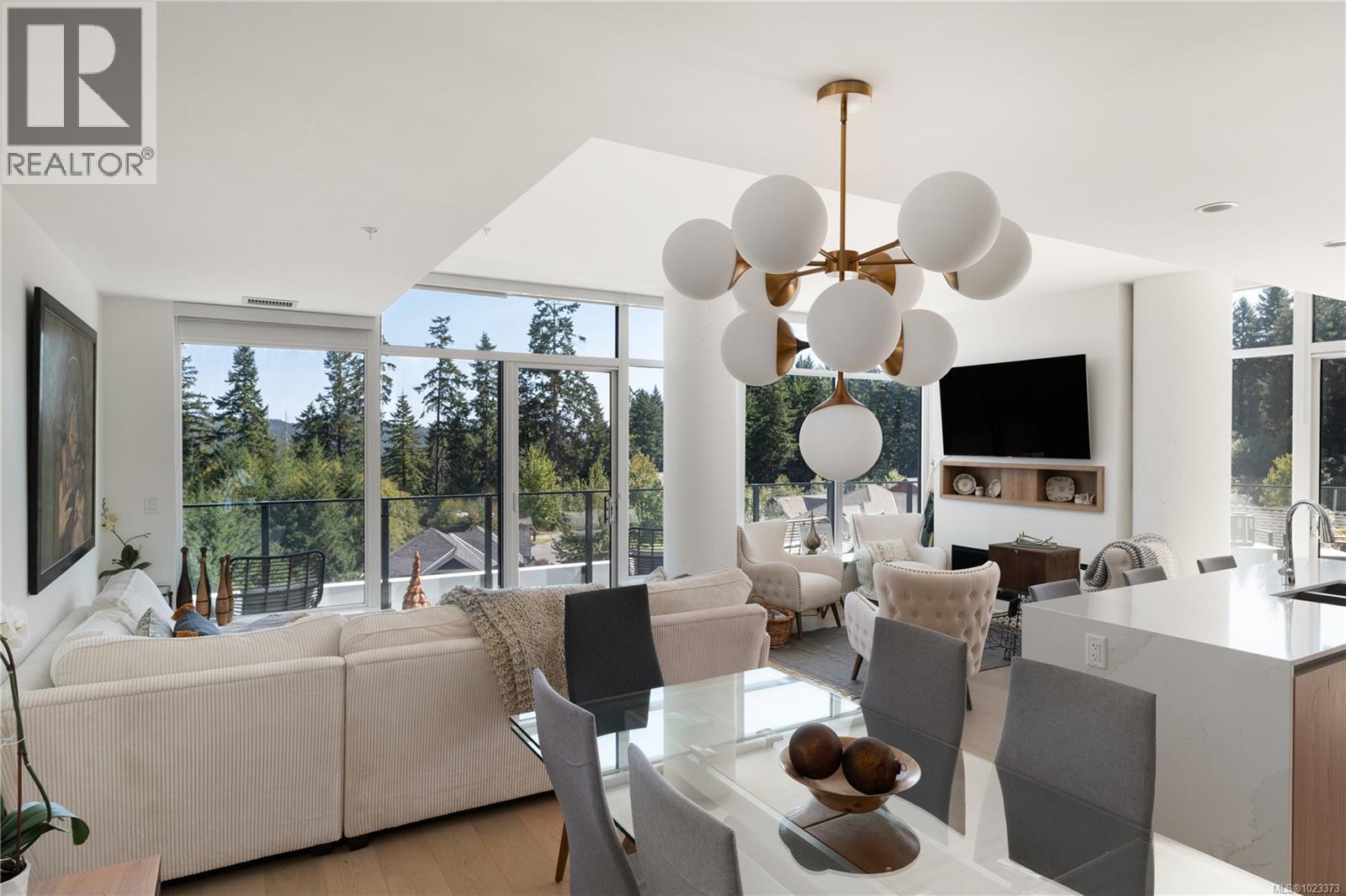 602 2000 Hannington Road, Langford