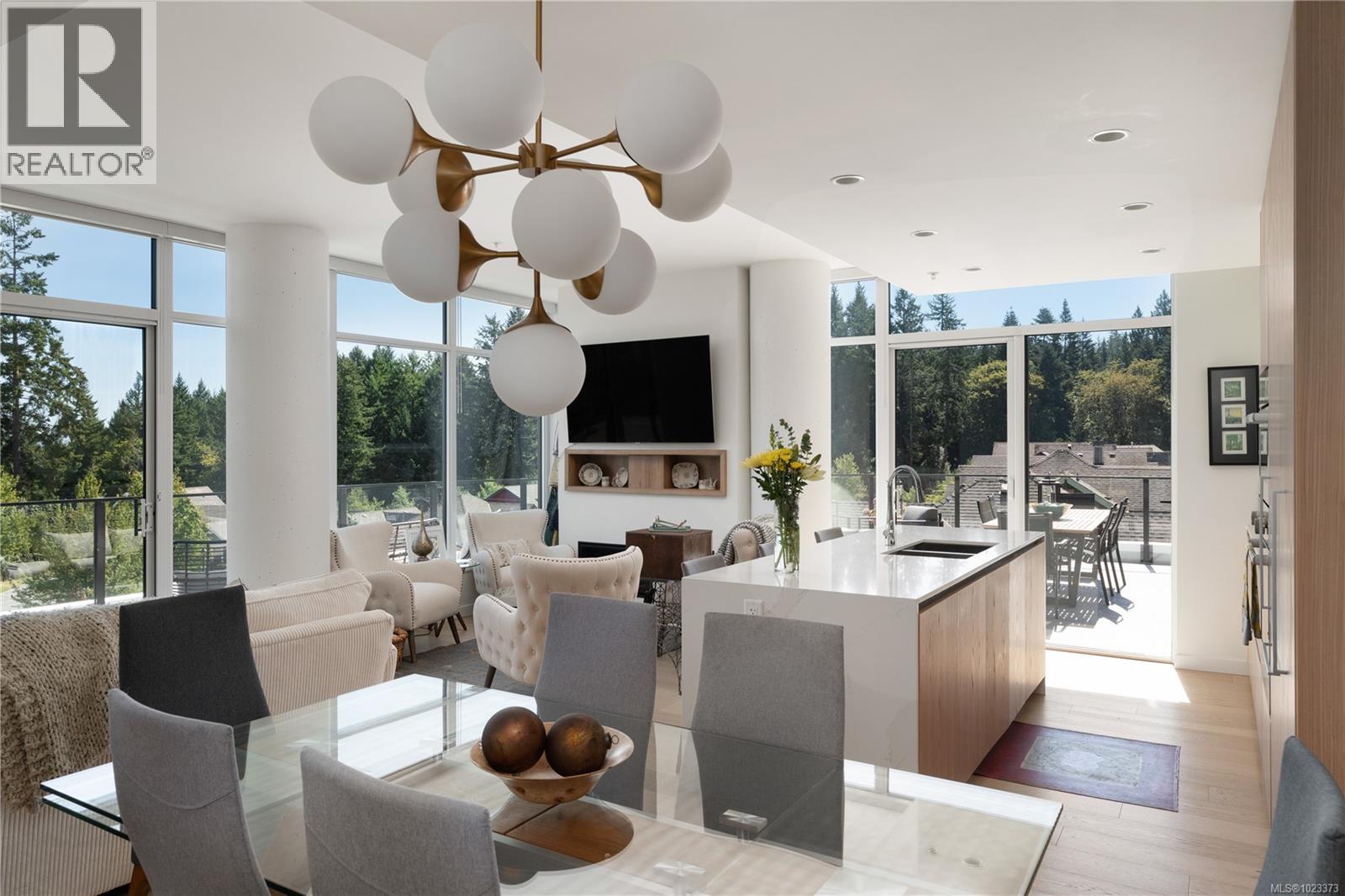 602 2000 Hannington Road, Langford