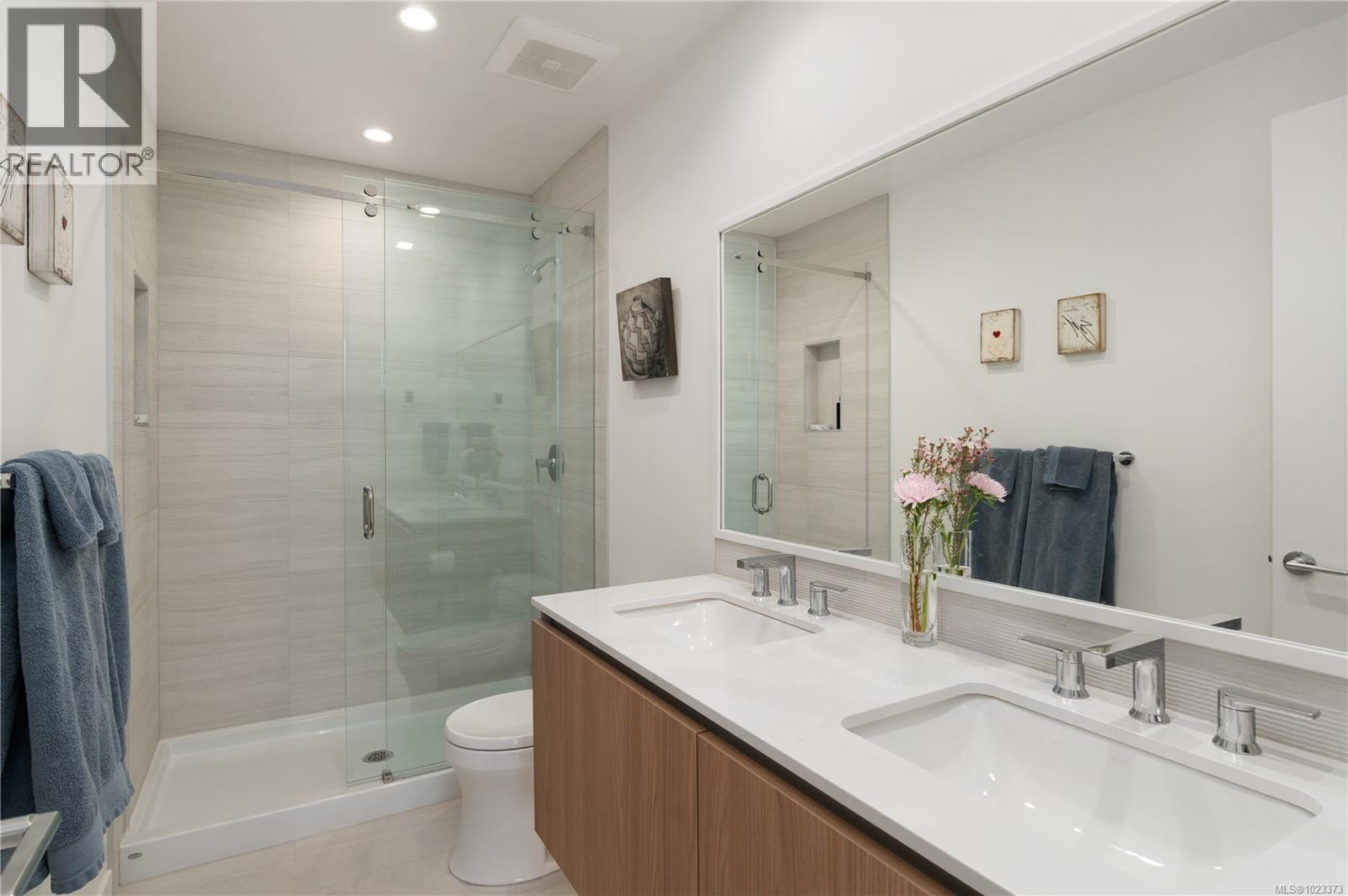 602 2000 Hannington Road, Langford