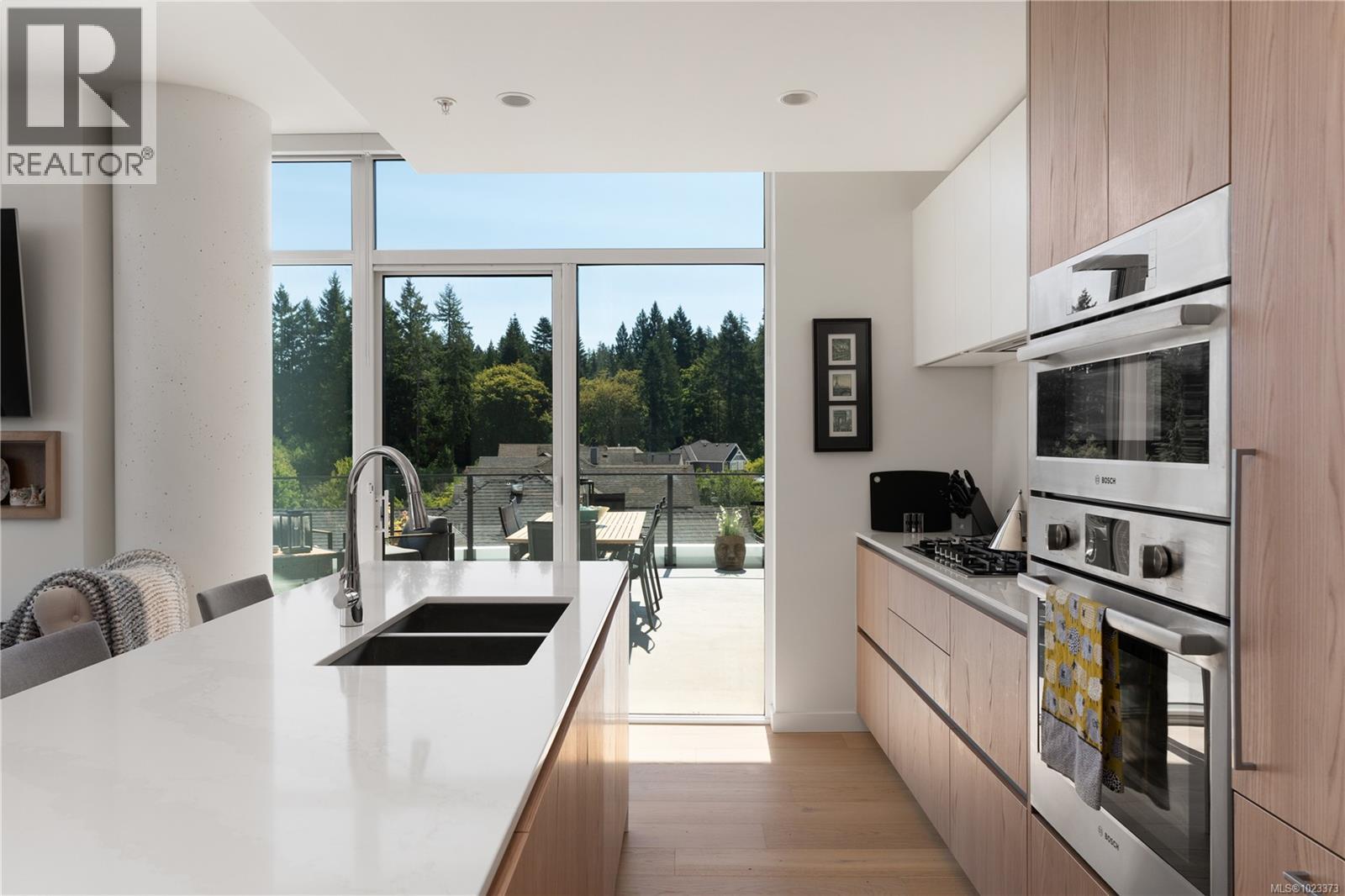 602 2000 Hannington Road, Langford