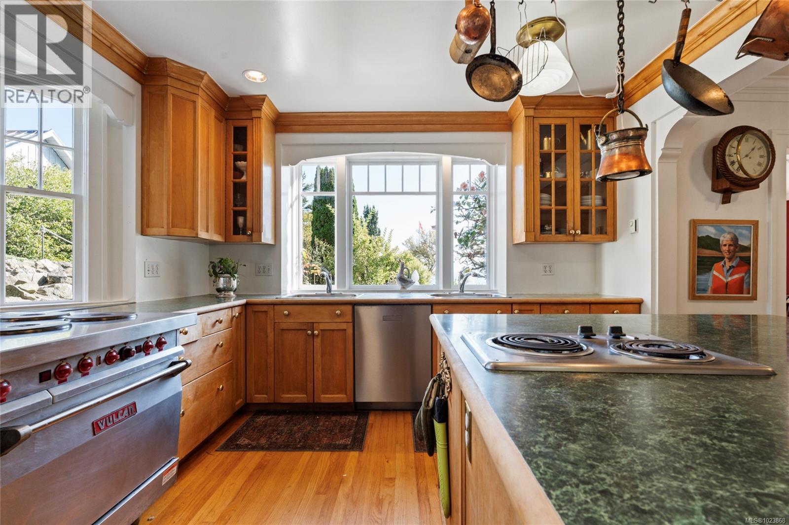  3045 McAnally Road, Saanich