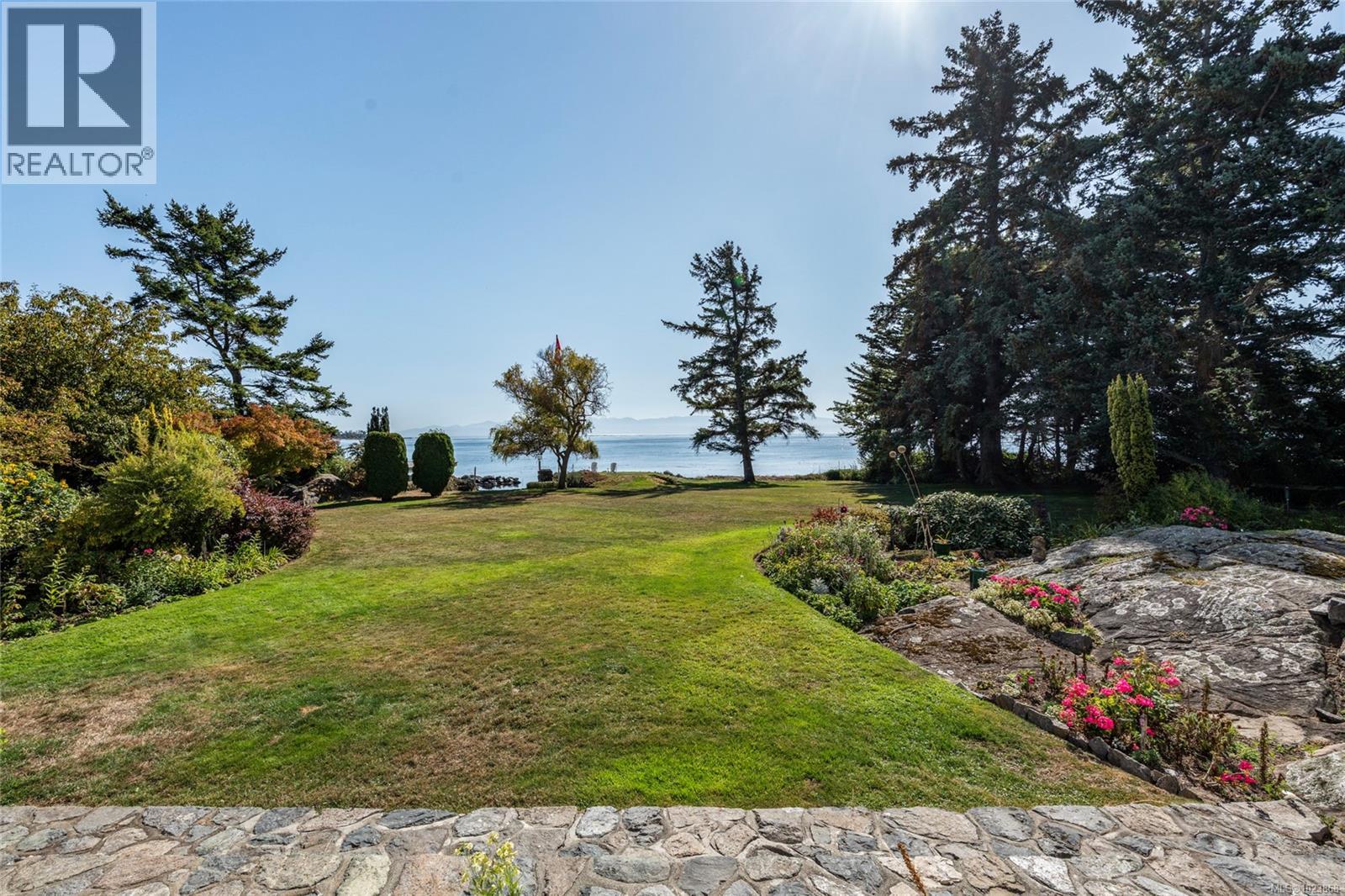  3045 McAnally Road, Saanich