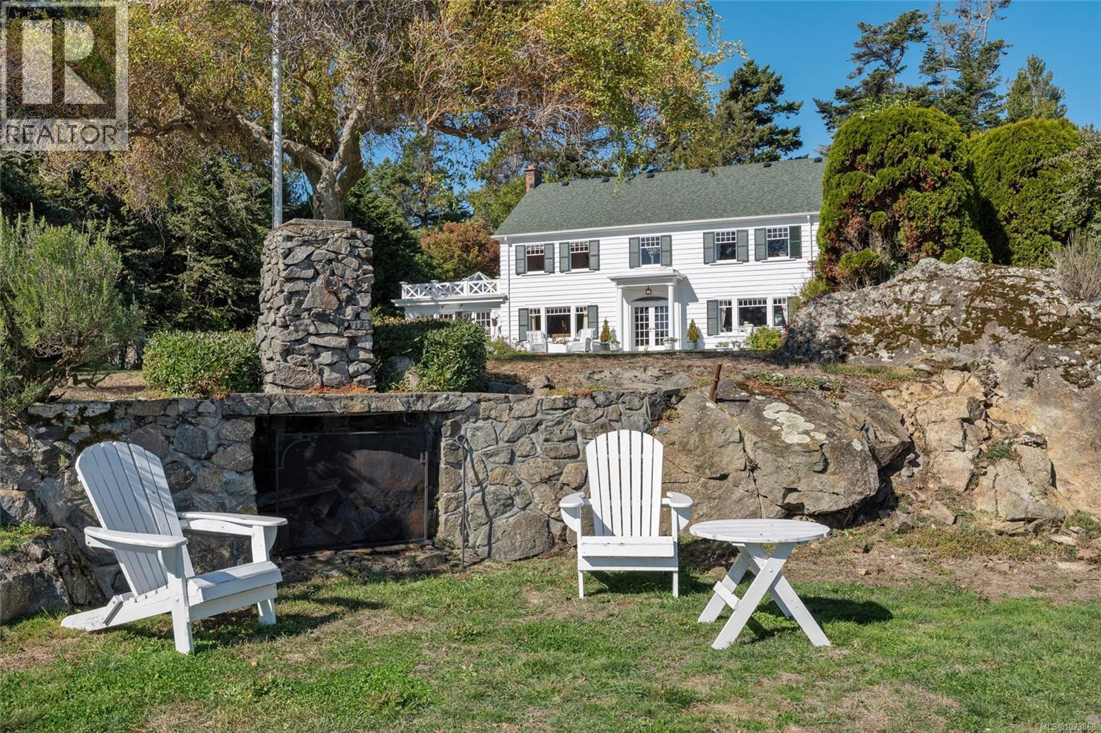  3045 McAnally Road, Saanich