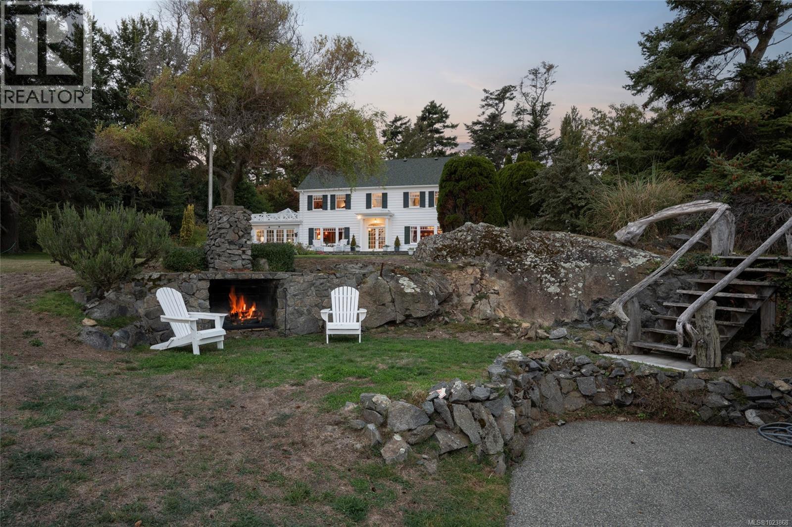  3045 McAnally Road, Saanich