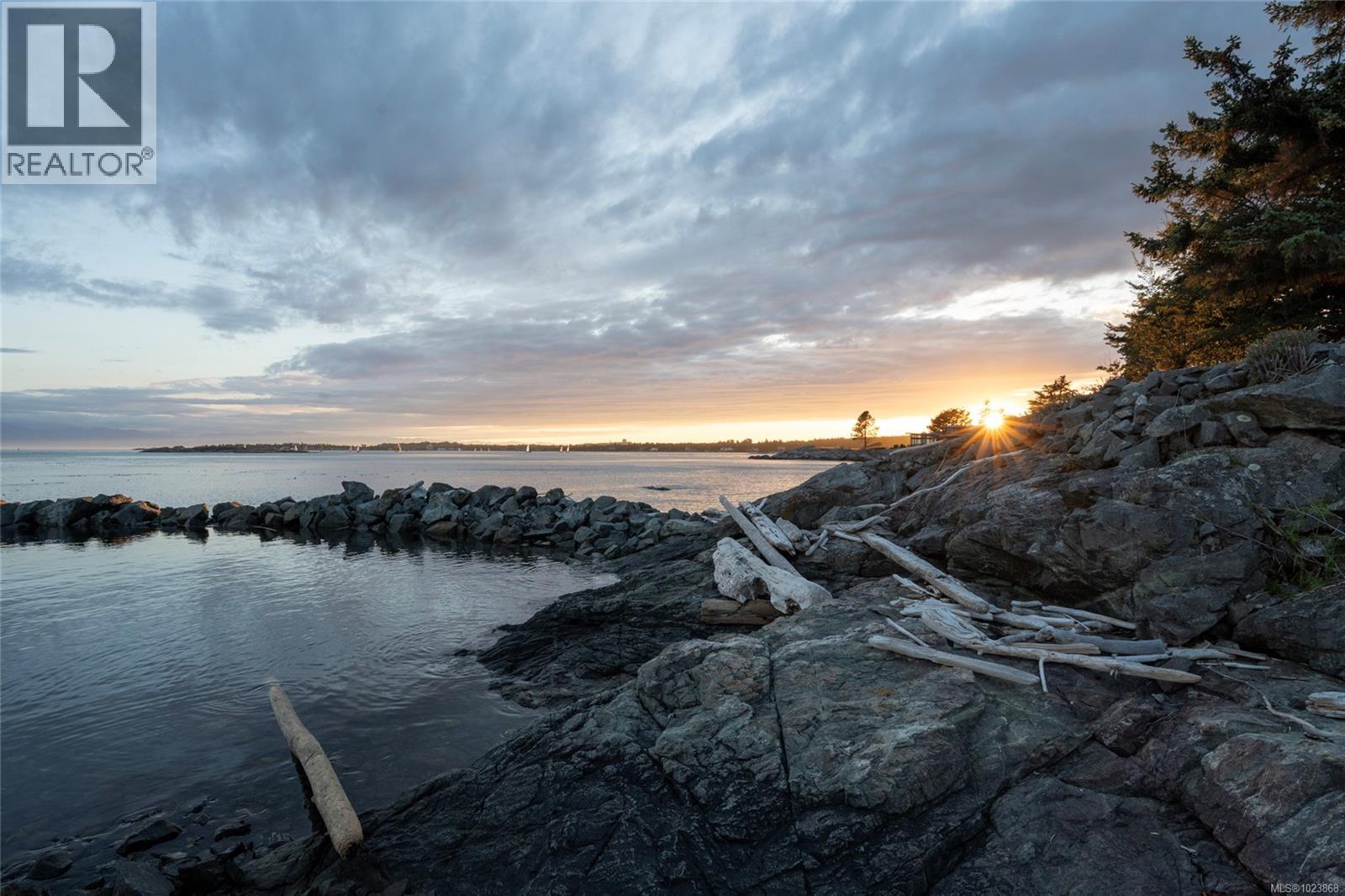  3045 McAnally Road, Saanich