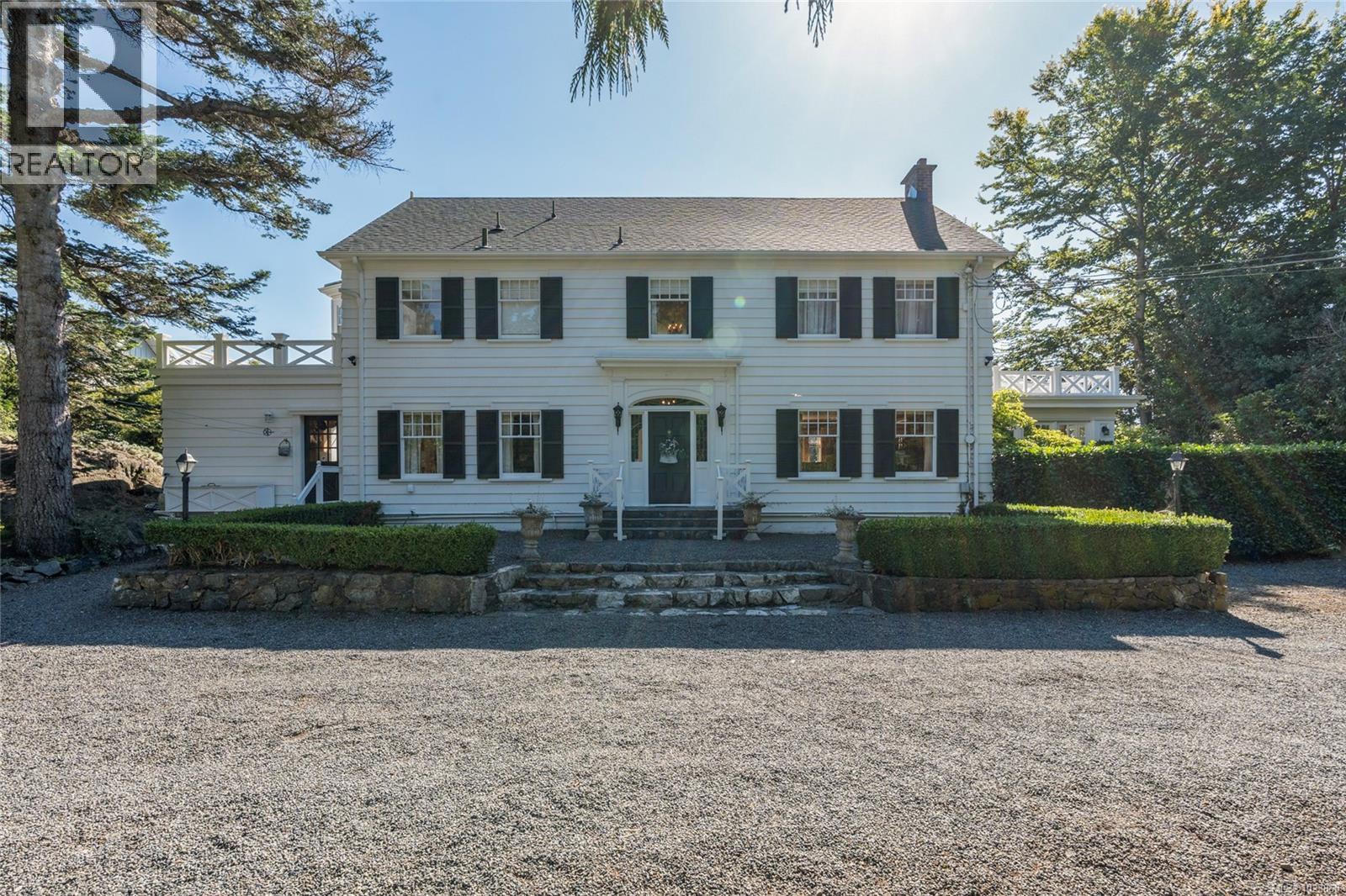  3045 McAnally Road, Saanich