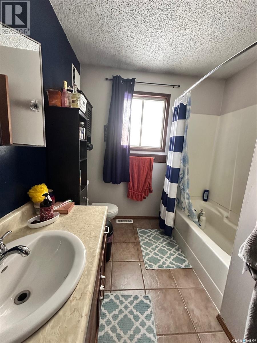 110 South AVENUE E — photo 9