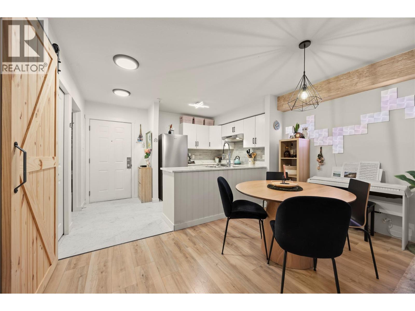 210 1481 Glenmore Road North, Kelowna