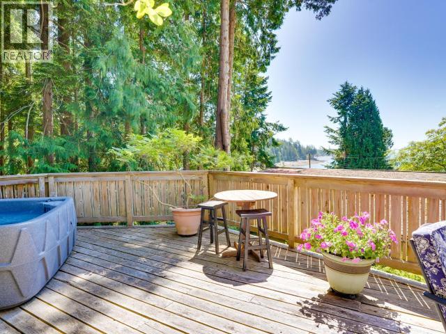 12205 SCOTCH FIR POINT RD, Powell River