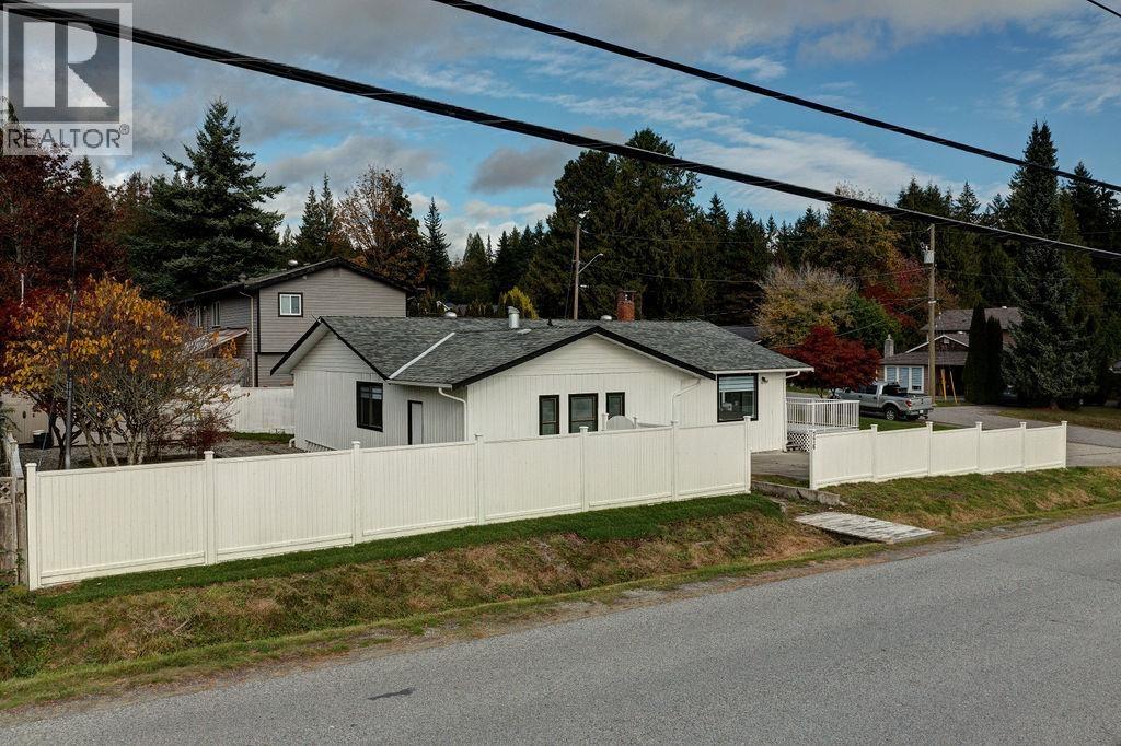 776 SEACOT WAY, Gibsons