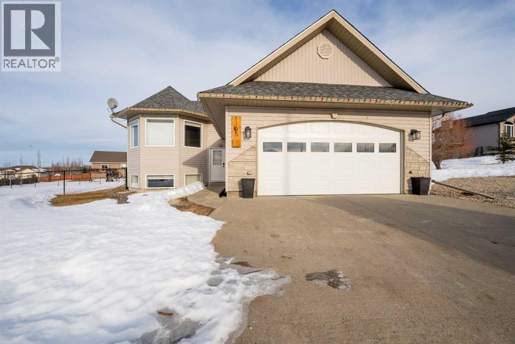 1105 Stacey Drive - Photo 3 of 30, Beaverlodge, Alberta