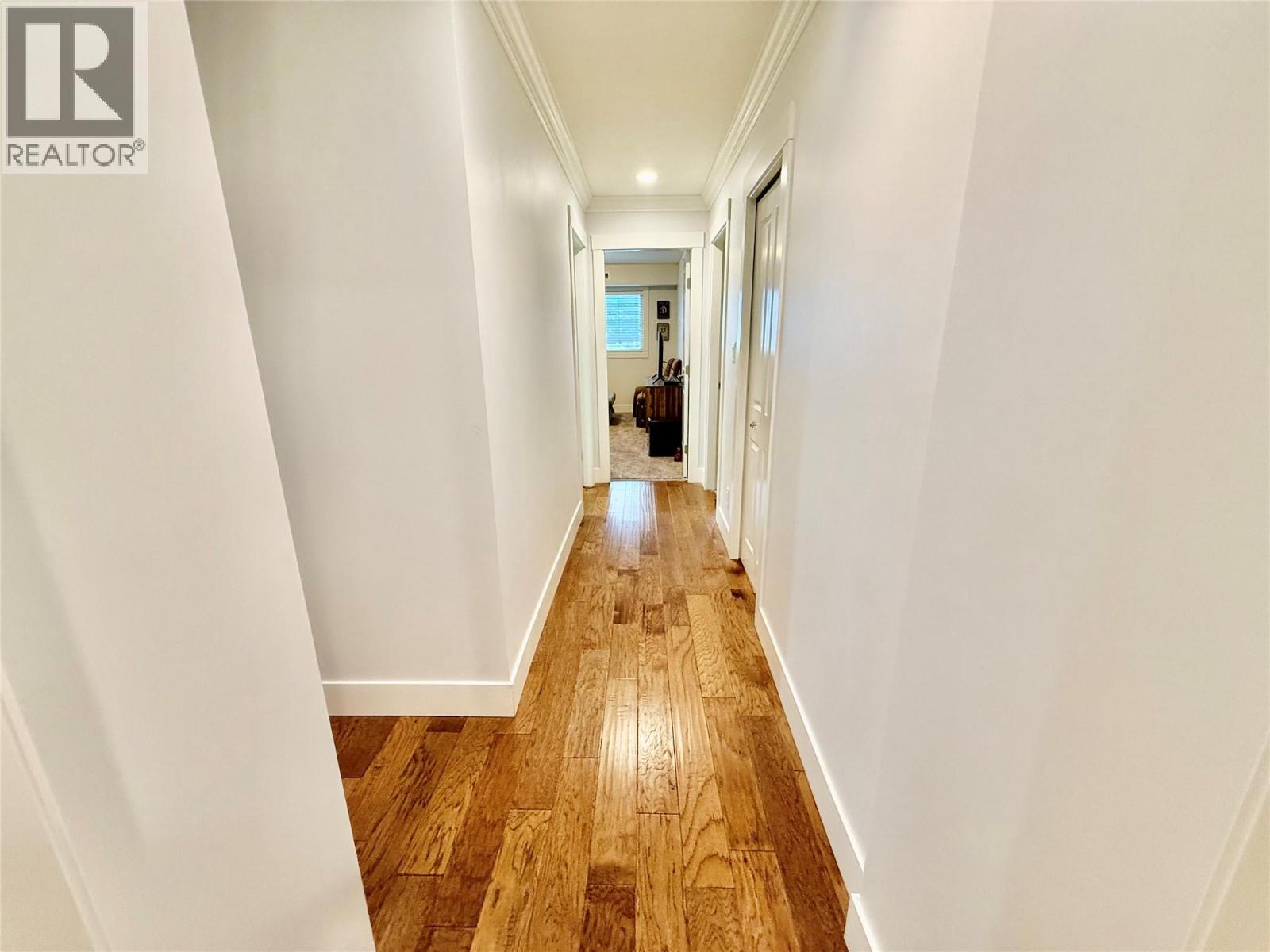 403 330 4 Avenue Southeast, Salmon Arm