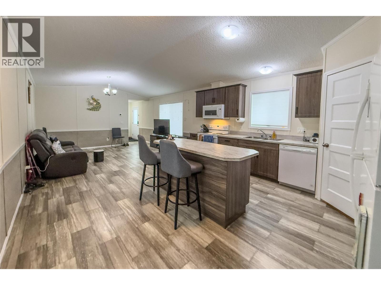 #1A 1117 10TH AVENUE N - 6