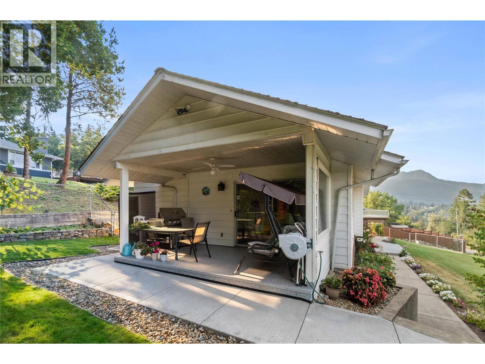  1541 20 Avenue Northeast, Salmon Arm