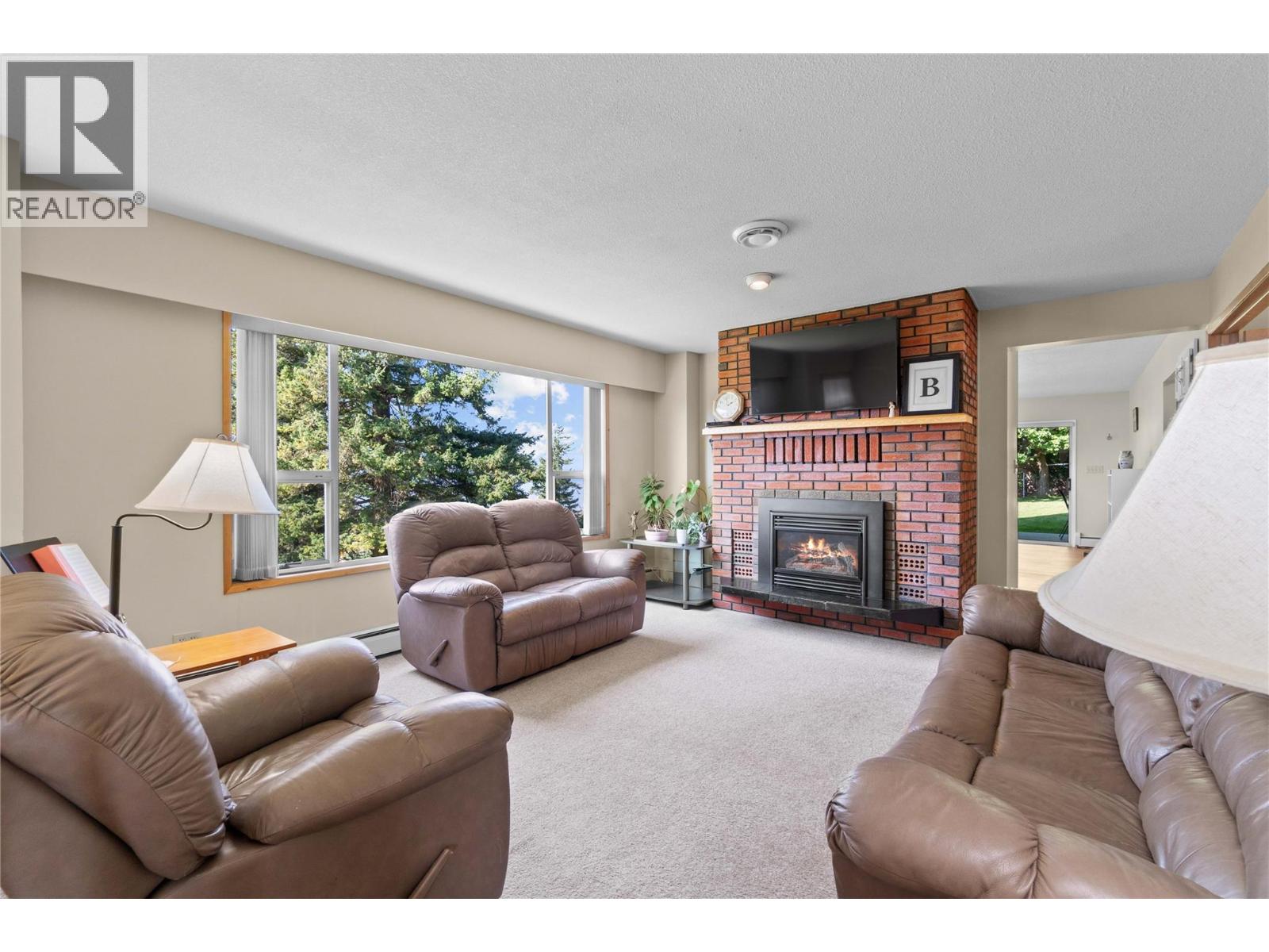  1541 20 Avenue Northeast, Salmon Arm