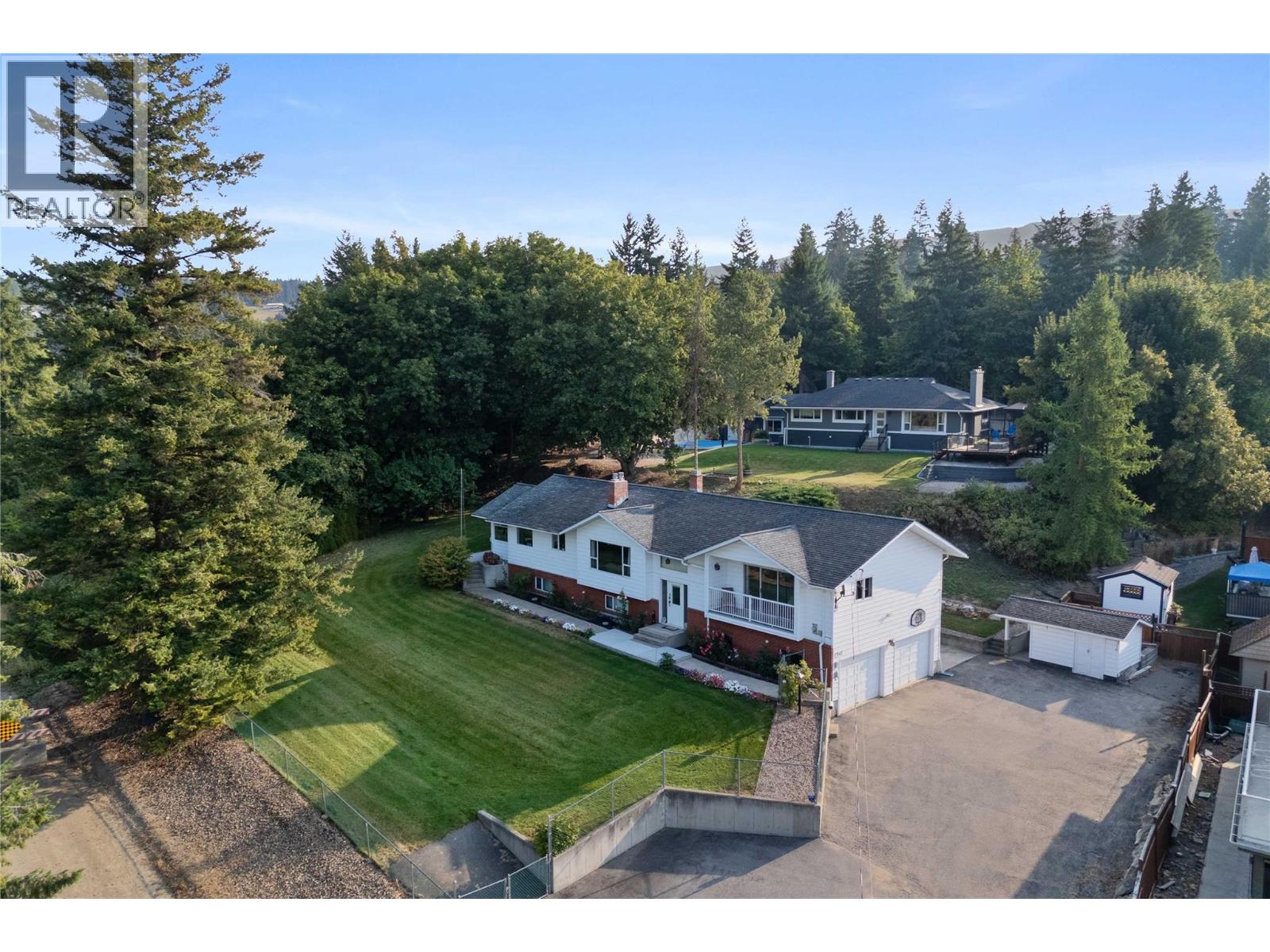  1541 20 Avenue Northeast, Salmon Arm