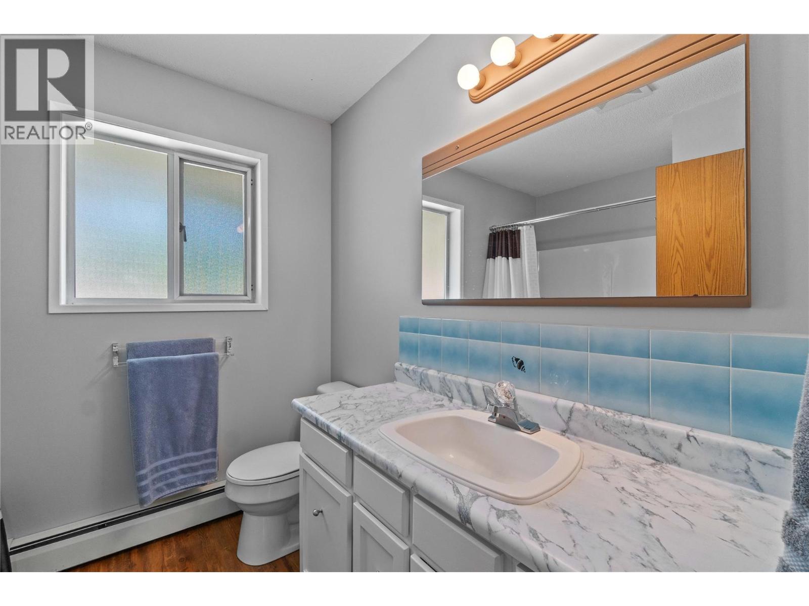  1541 20 Avenue Northeast, Salmon Arm