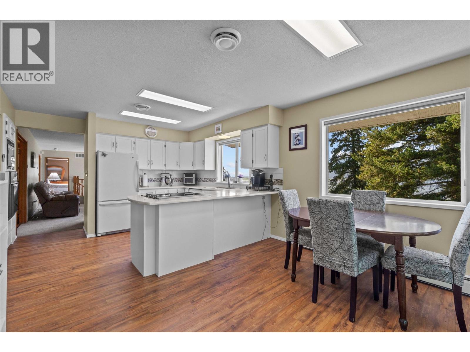  1541 20 Avenue Northeast, Salmon Arm