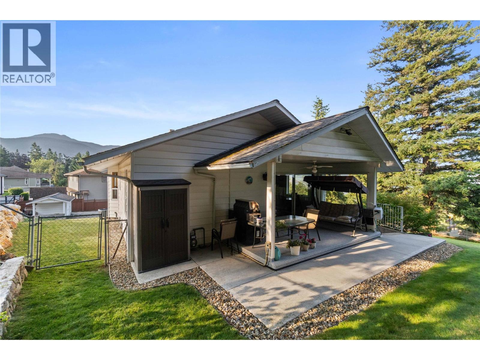  1541 20 Avenue Northeast, Salmon Arm
