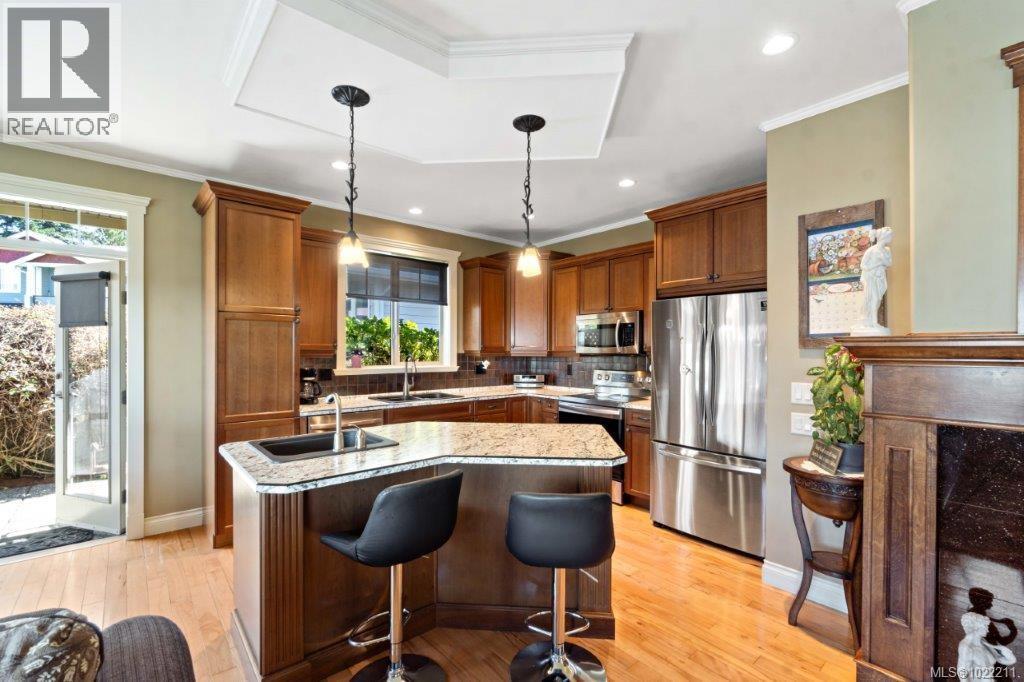 602 Steele Pl, Ladysmith