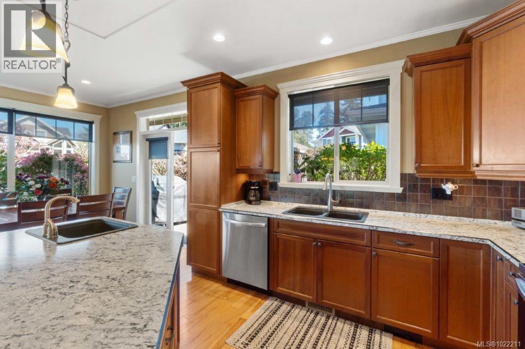 602 Steele Pl, Ladysmith