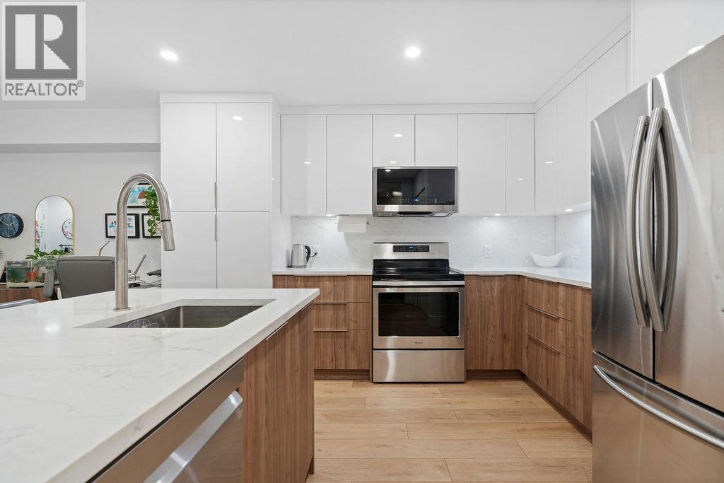 110 3978 ALBERT STREET, Burnaby