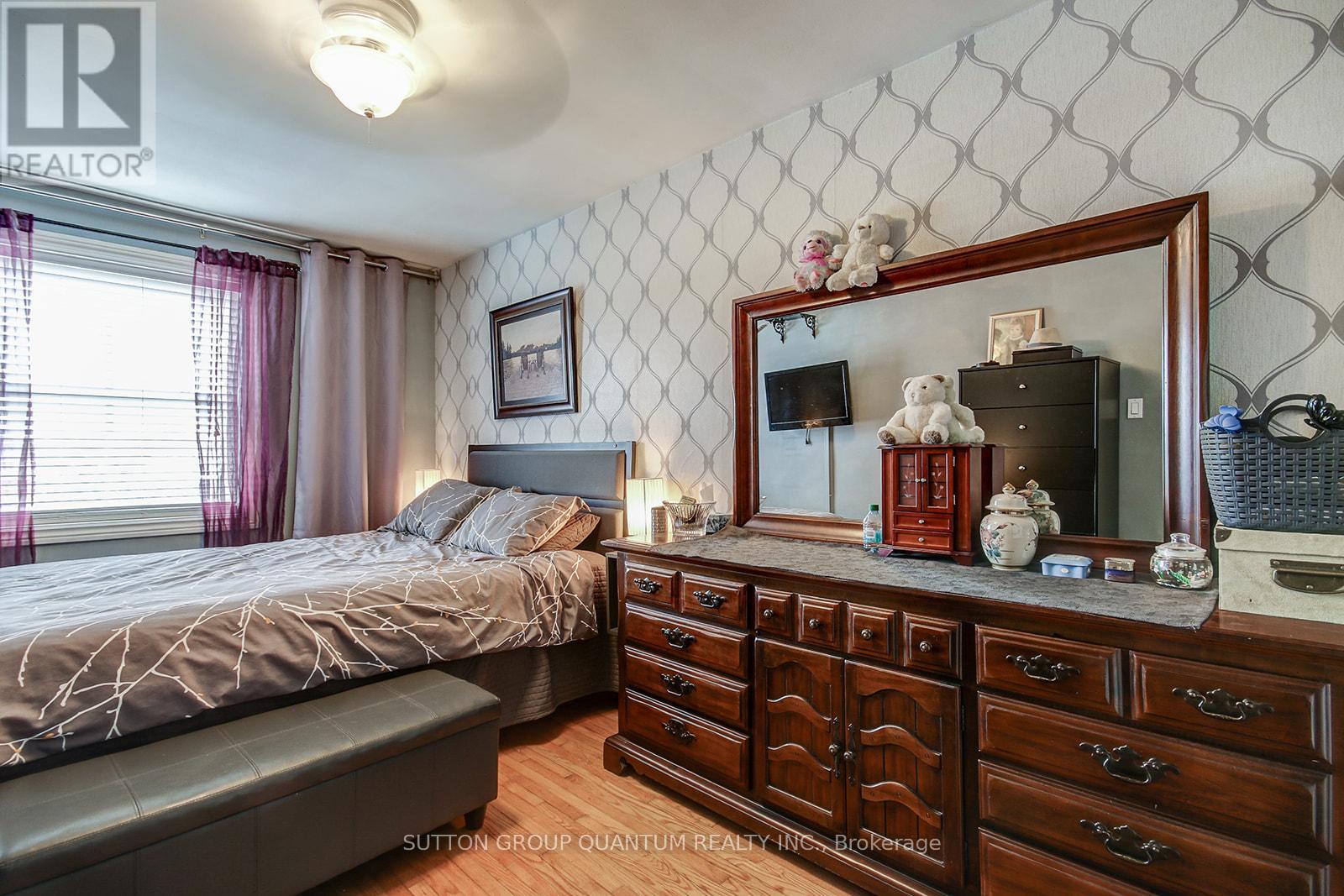 1858 LAKESHORE ROAD W