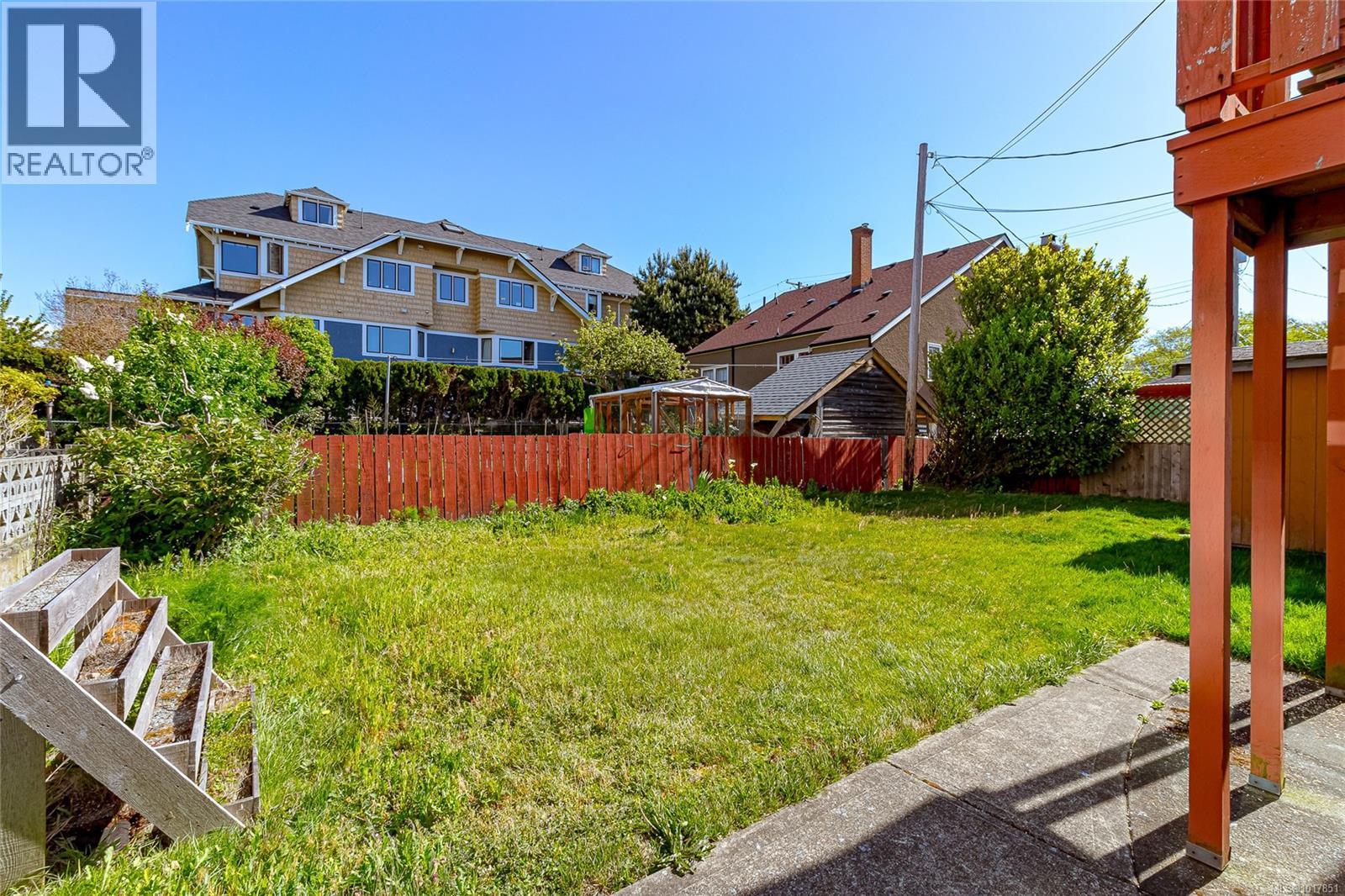  690 Dallas Road, Victoria