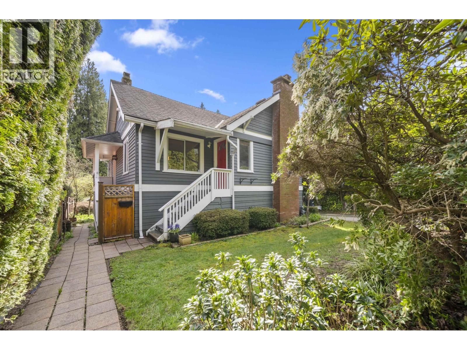 1588 INGLEWOOD AVENUE, West Vancouver