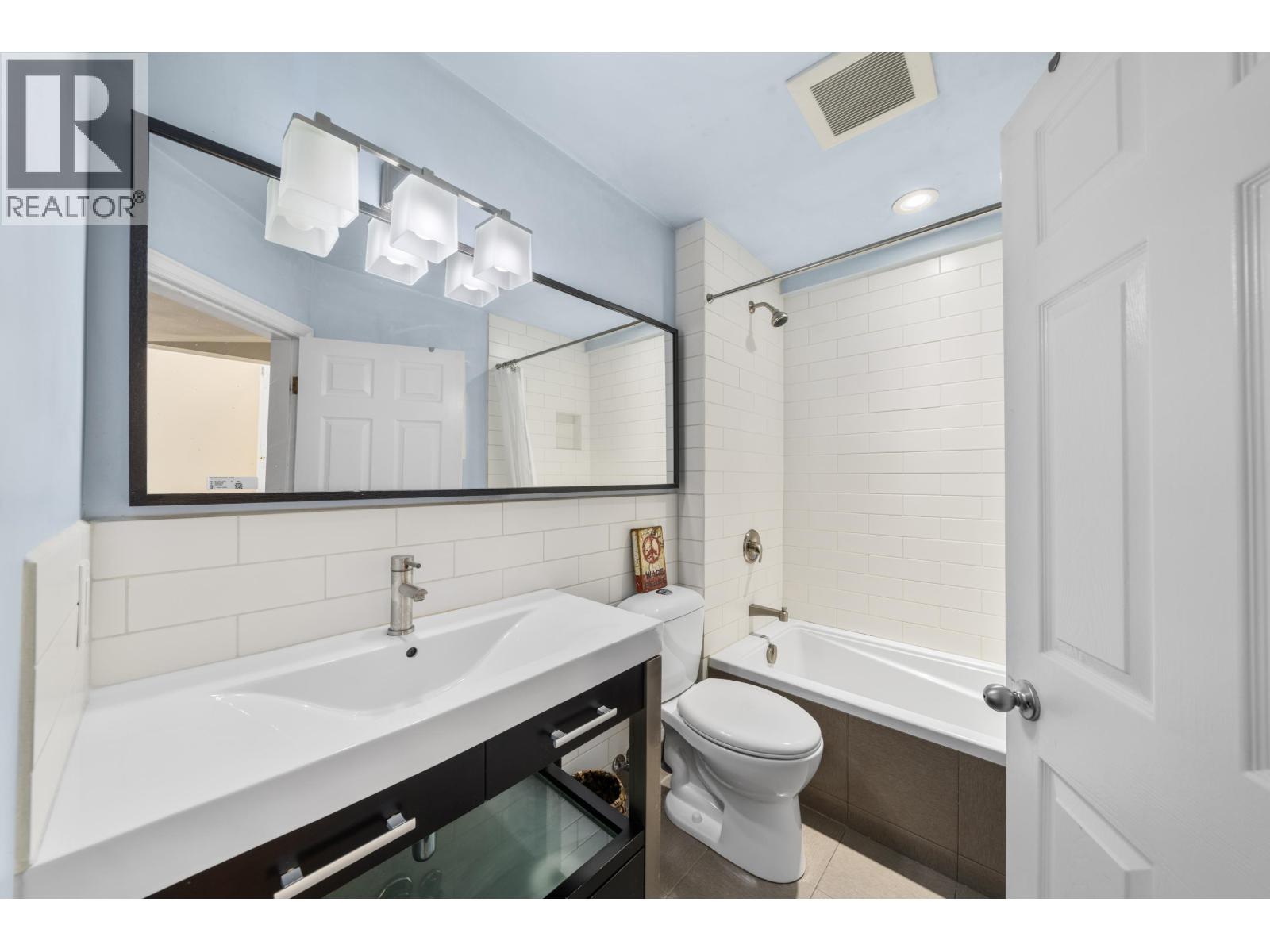 1588 INGLEWOOD AVENUE, West Vancouver