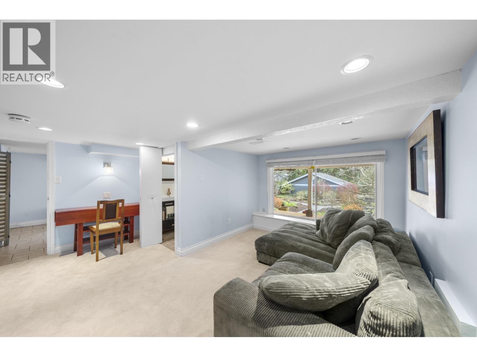 1588 INGLEWOOD AVENUE, West Vancouver