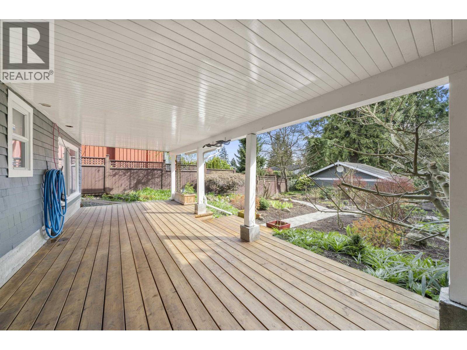 1588 INGLEWOOD AVENUE, West Vancouver