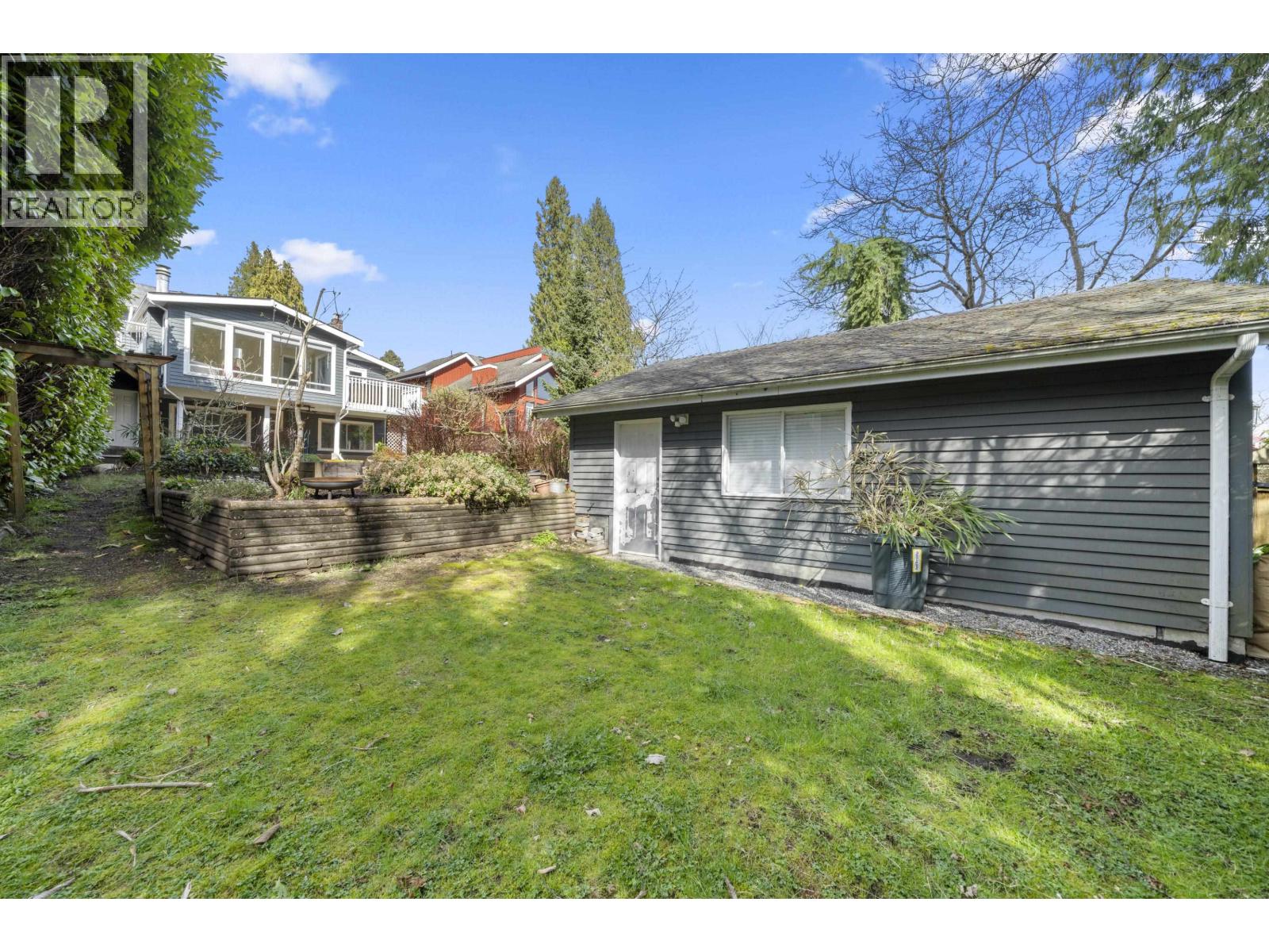 1588 INGLEWOOD AVENUE, West Vancouver