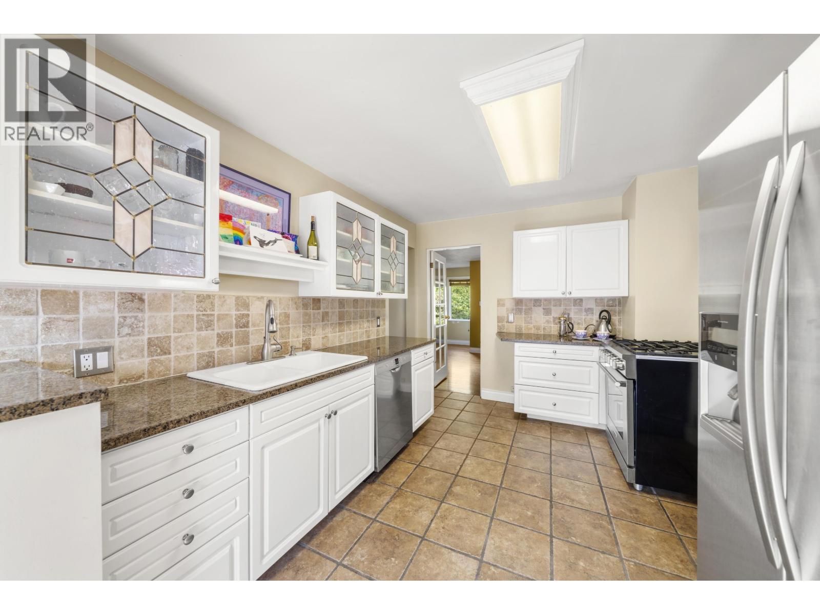 1588 INGLEWOOD AVENUE, West Vancouver