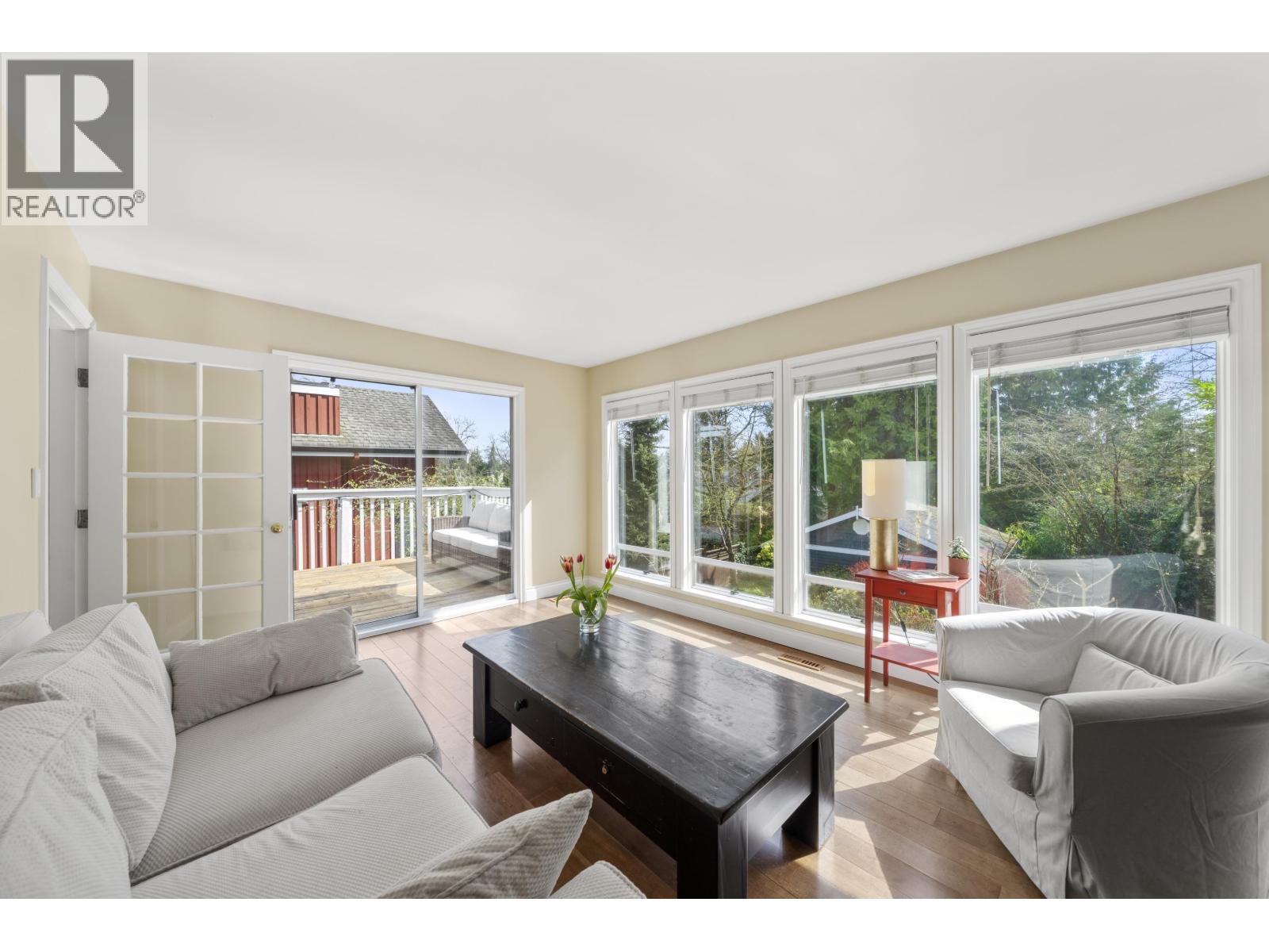 1588 INGLEWOOD AVENUE, West Vancouver